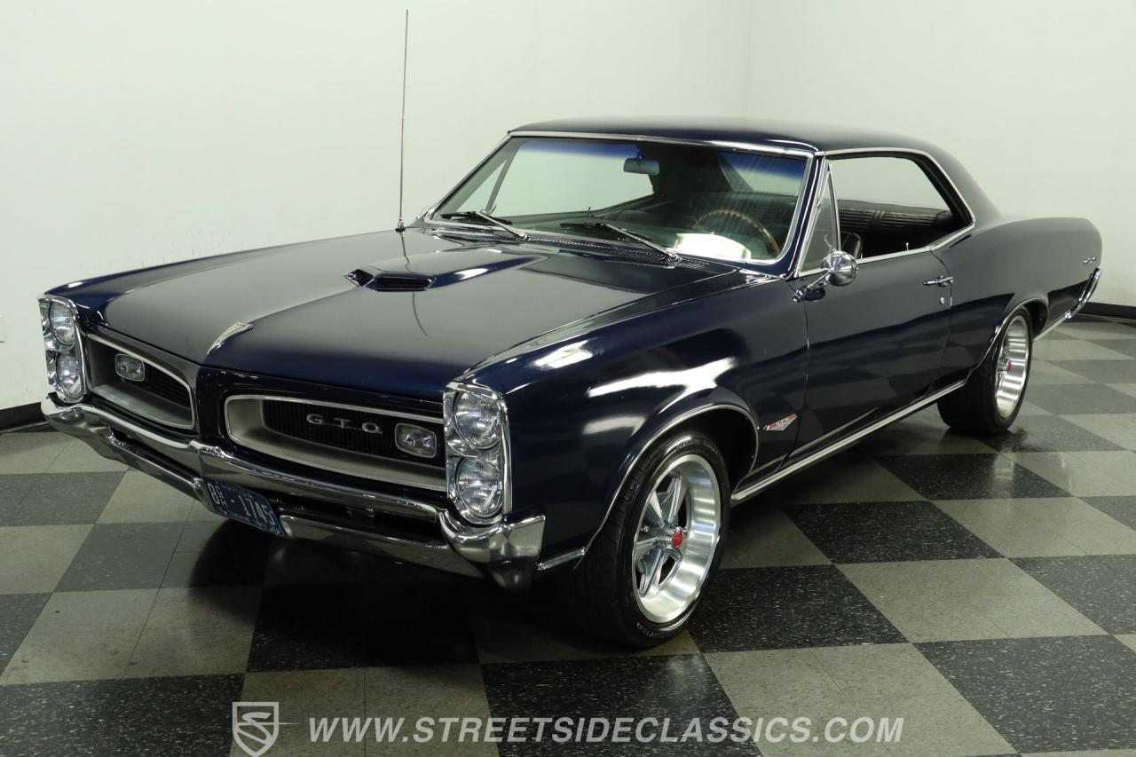 1966 Pontiac GTO Tri Power