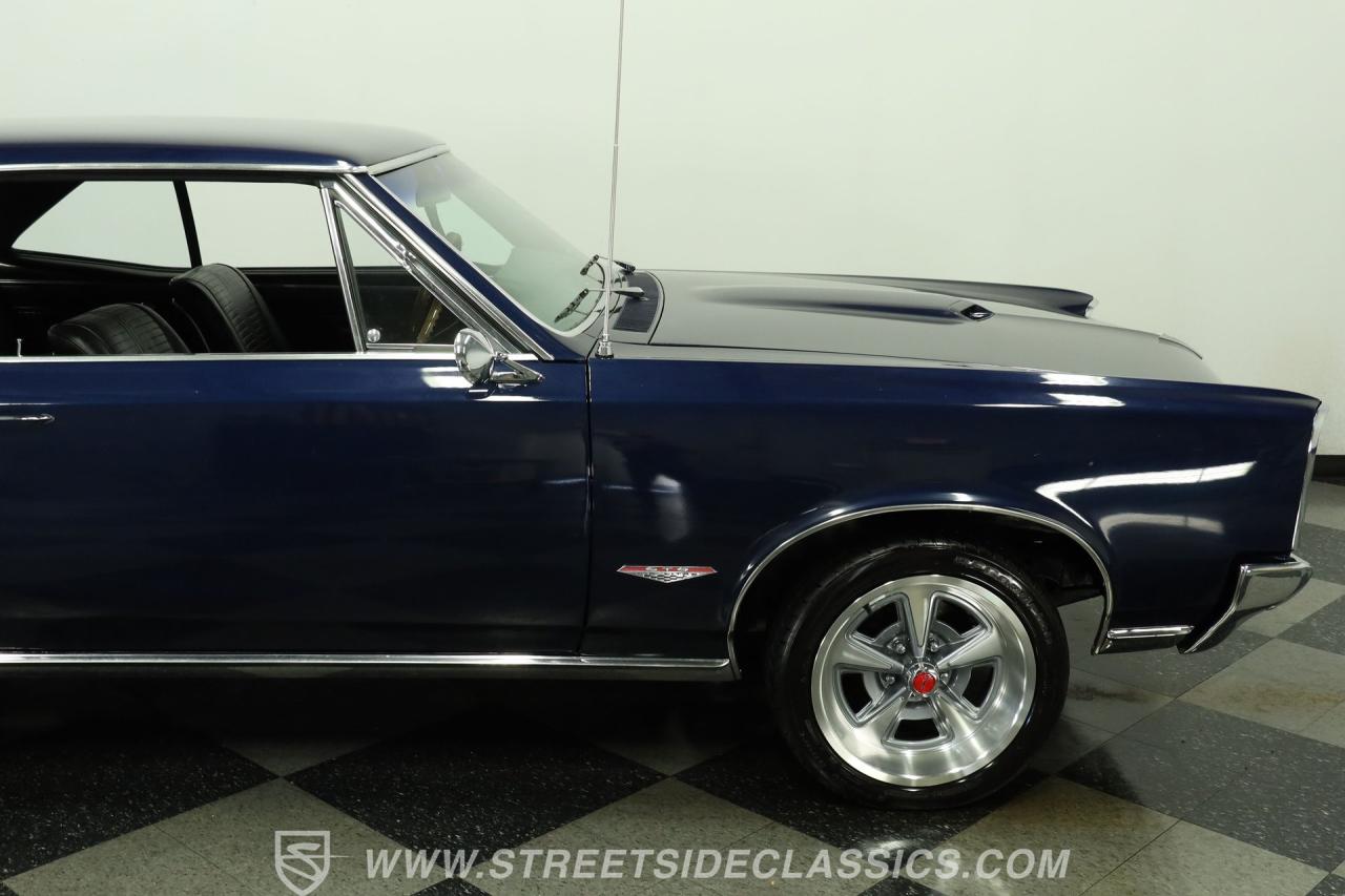 1966 Pontiac GTO Tri Power