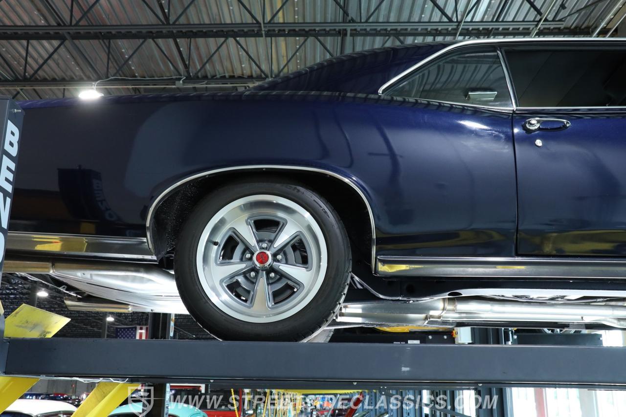 1966 Pontiac GTO Tri Power