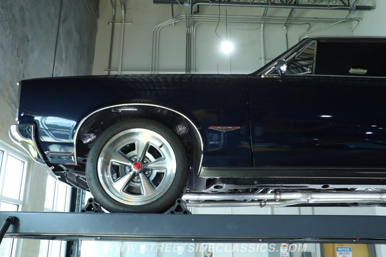 1966 Pontiac GTO Tri Power