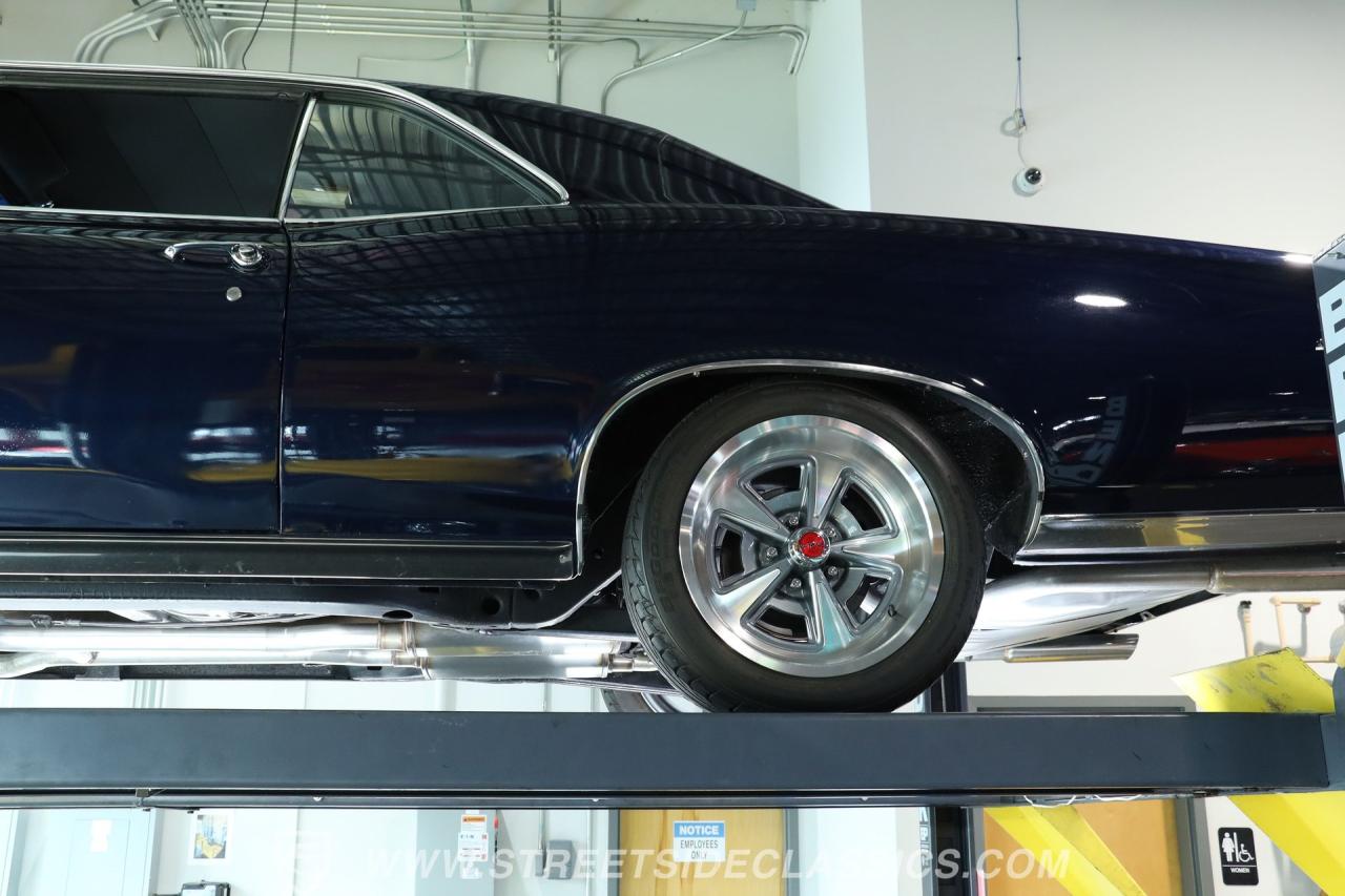 1966 Pontiac GTO Tri Power