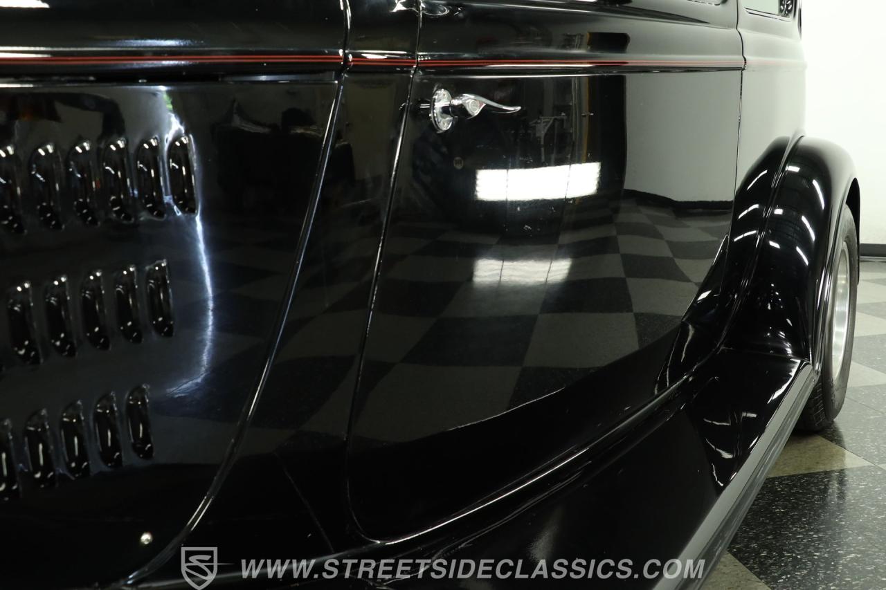 1933 Ford Victoria Street Rod