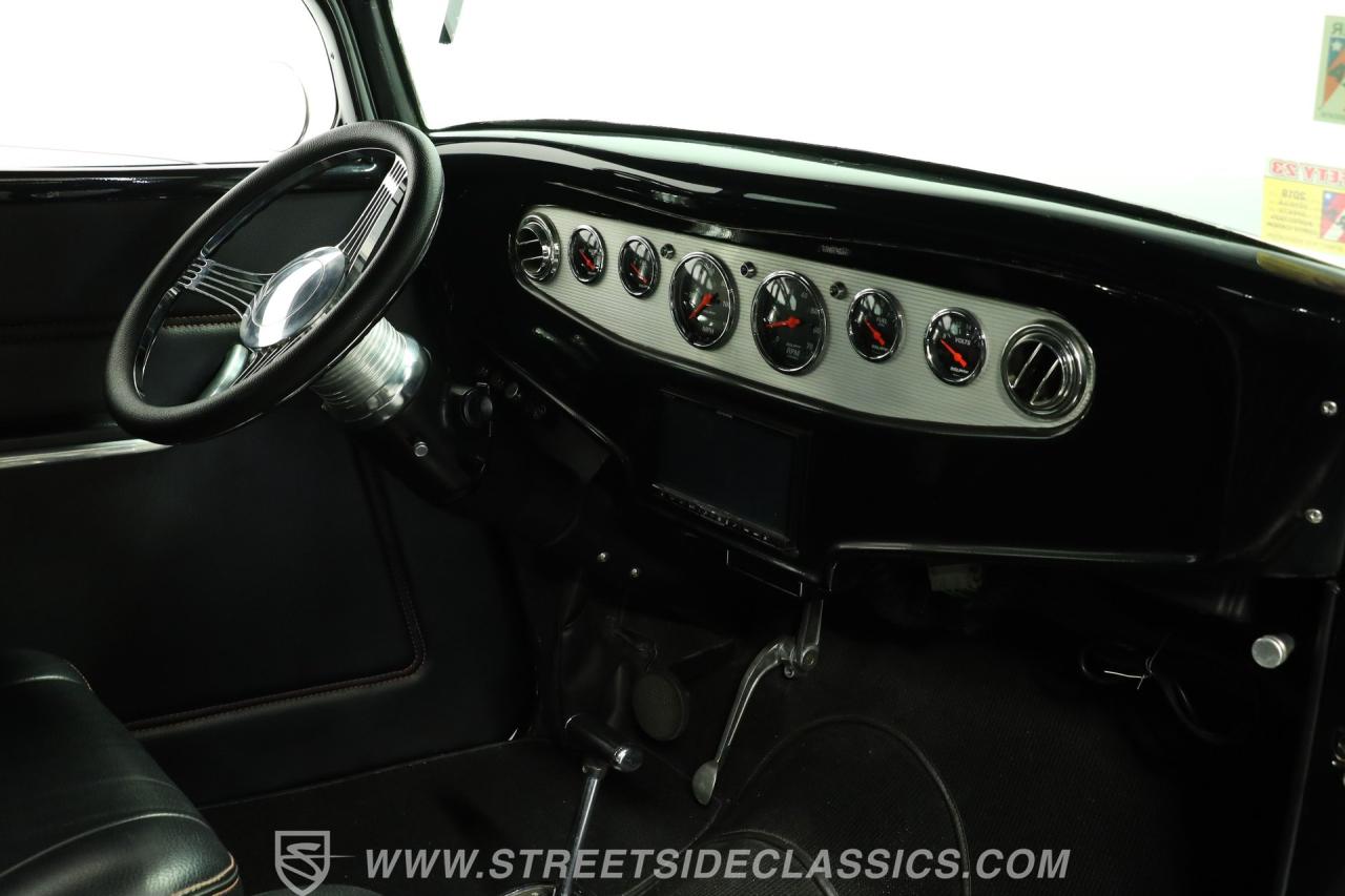 1933 Ford Victoria Street Rod