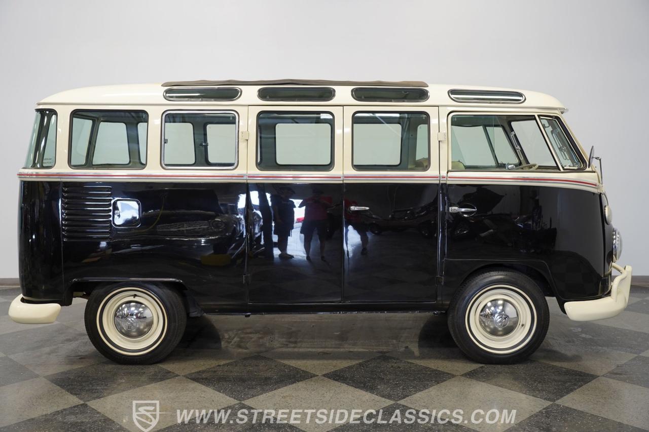 1975 Volkswagen Type 2 23 Window Deluxe