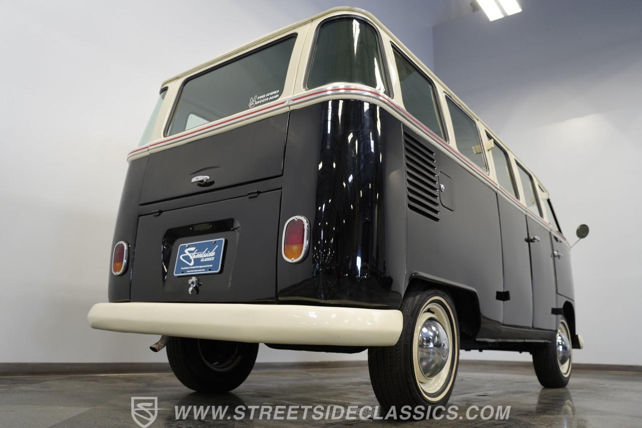 1975 Volkswagen Type 2 23 Window Deluxe