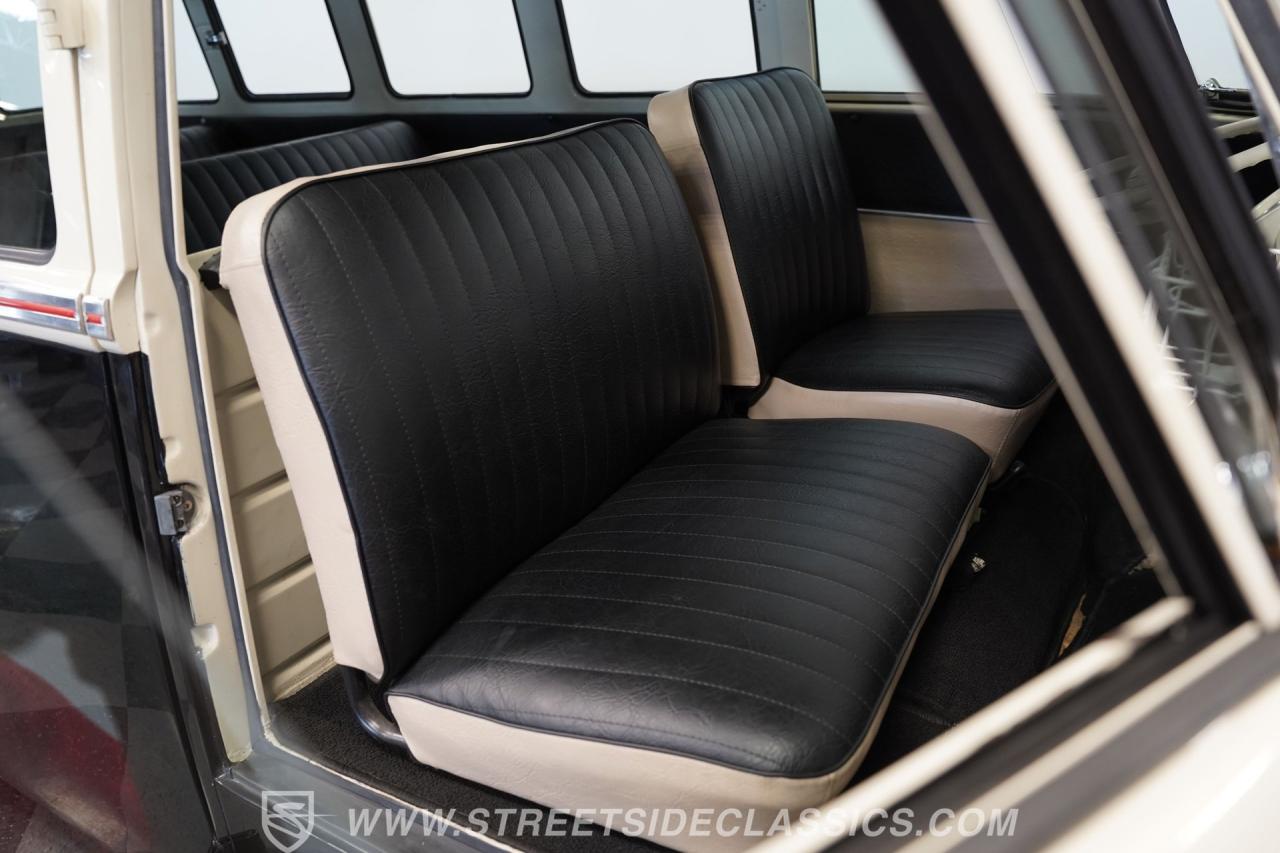 1975 Volkswagen Type 2 23 Window Deluxe