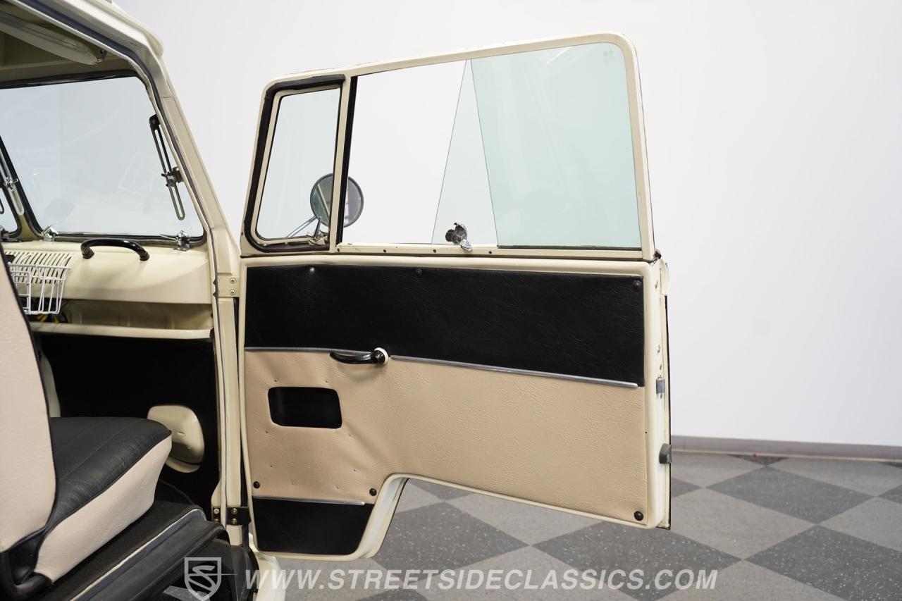 1975 Volkswagen Type 2 23 Window Deluxe