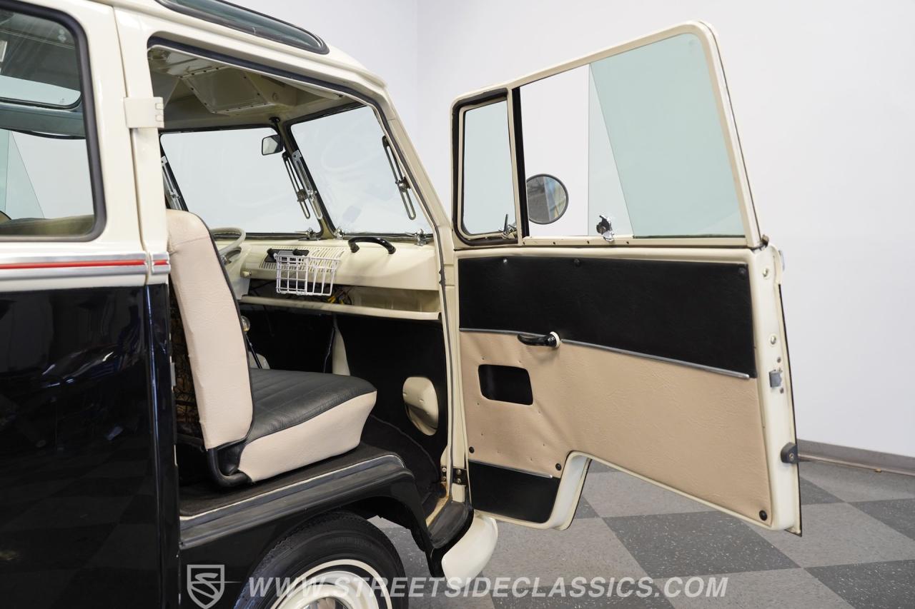 1975 Volkswagen Type 2 23 Window Deluxe