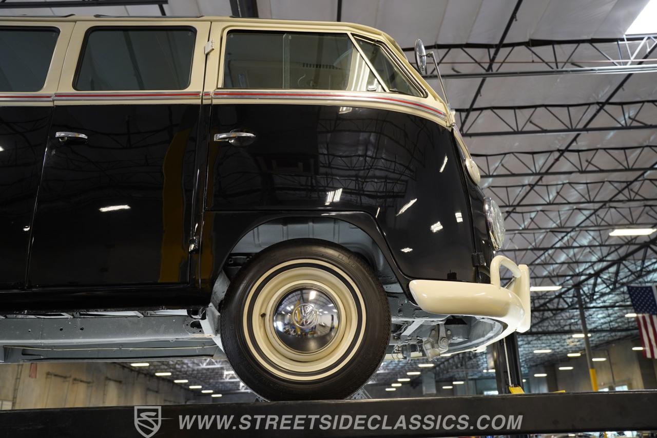 1975 Volkswagen Type 2 23 Window Deluxe