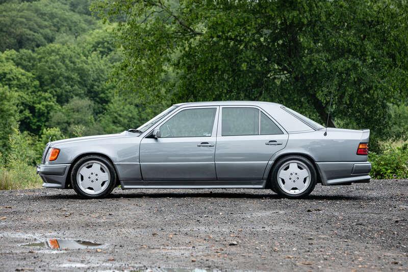1990 Mercedes - Benz 300E AMG