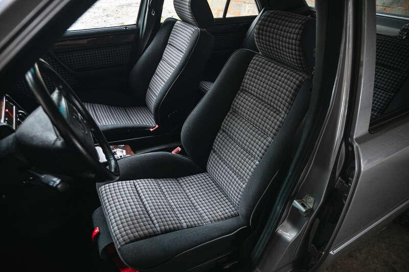 1990 Mercedes - Benz 300E AMG