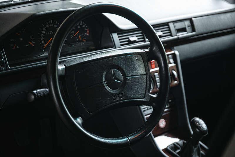 1990 Mercedes - Benz 300E AMG
