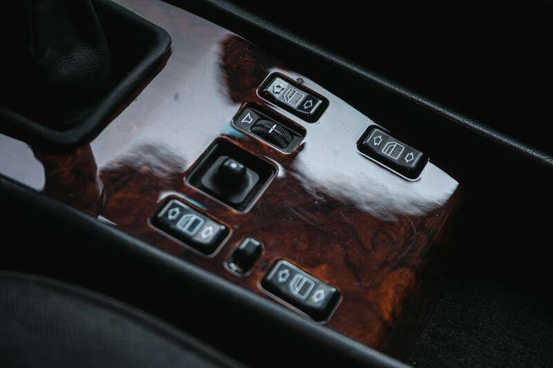 1990 Mercedes - Benz 300E AMG