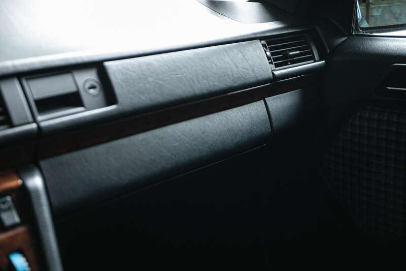 1990 Mercedes - Benz 300E AMG