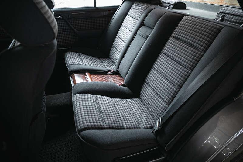 1990 Mercedes - Benz 300E AMG