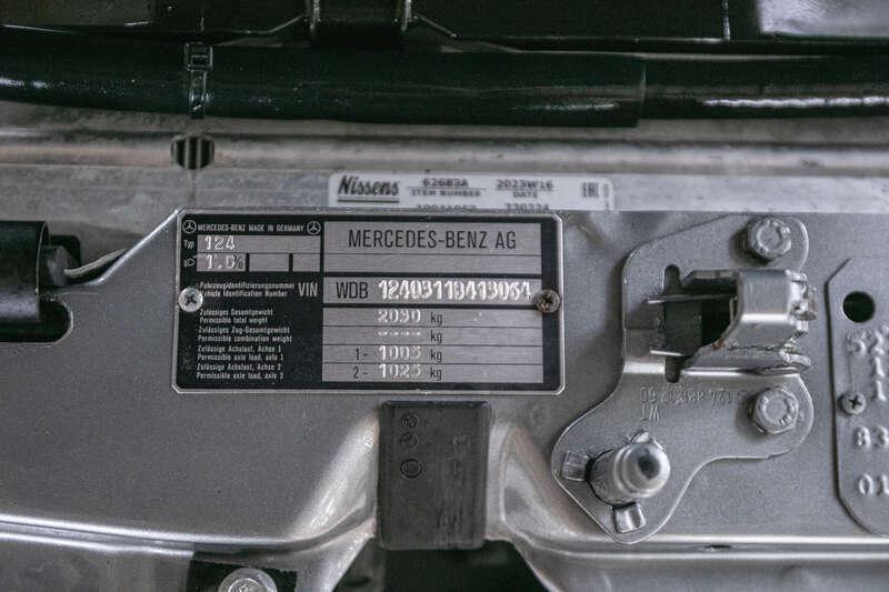 1990 Mercedes - Benz 300E AMG