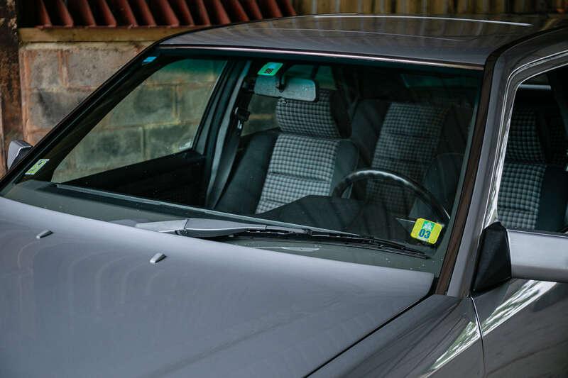 1990 Mercedes - Benz 300E AMG