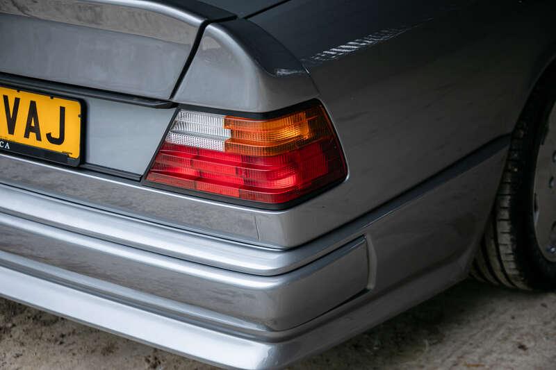 1990 Mercedes - Benz 300E AMG