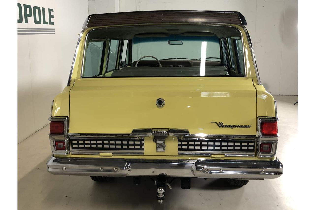 1973 Jeep Wagoneer Station