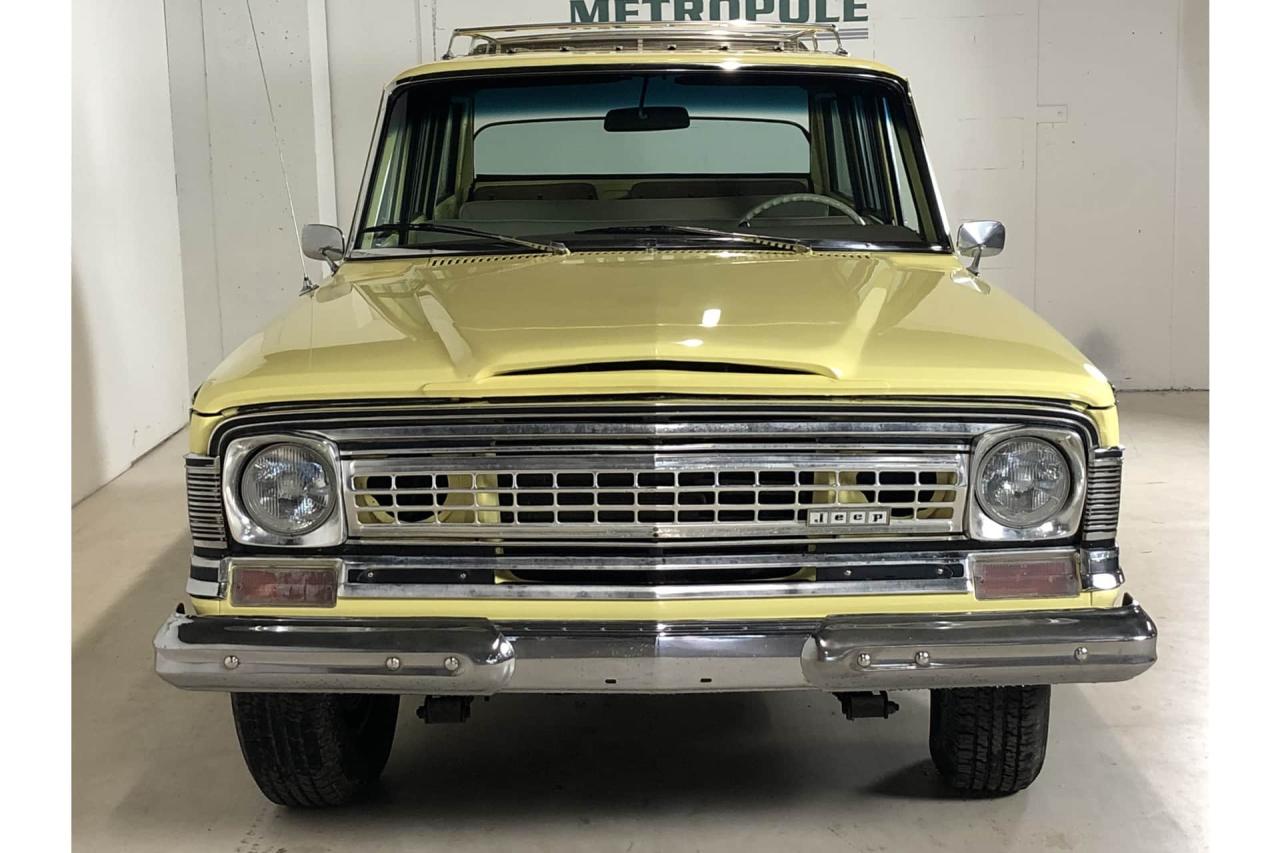 1973 Jeep Wagoneer Station