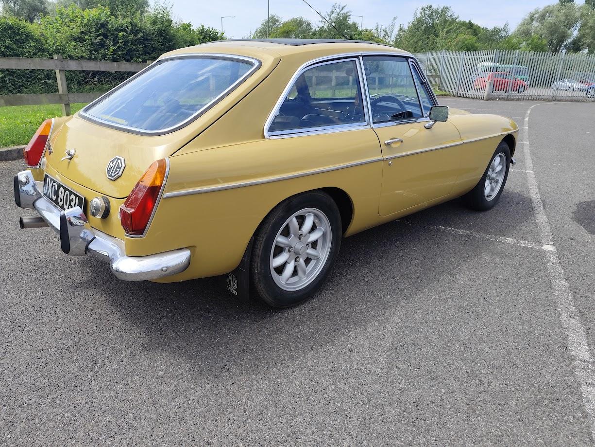 1972 MG B GT V8