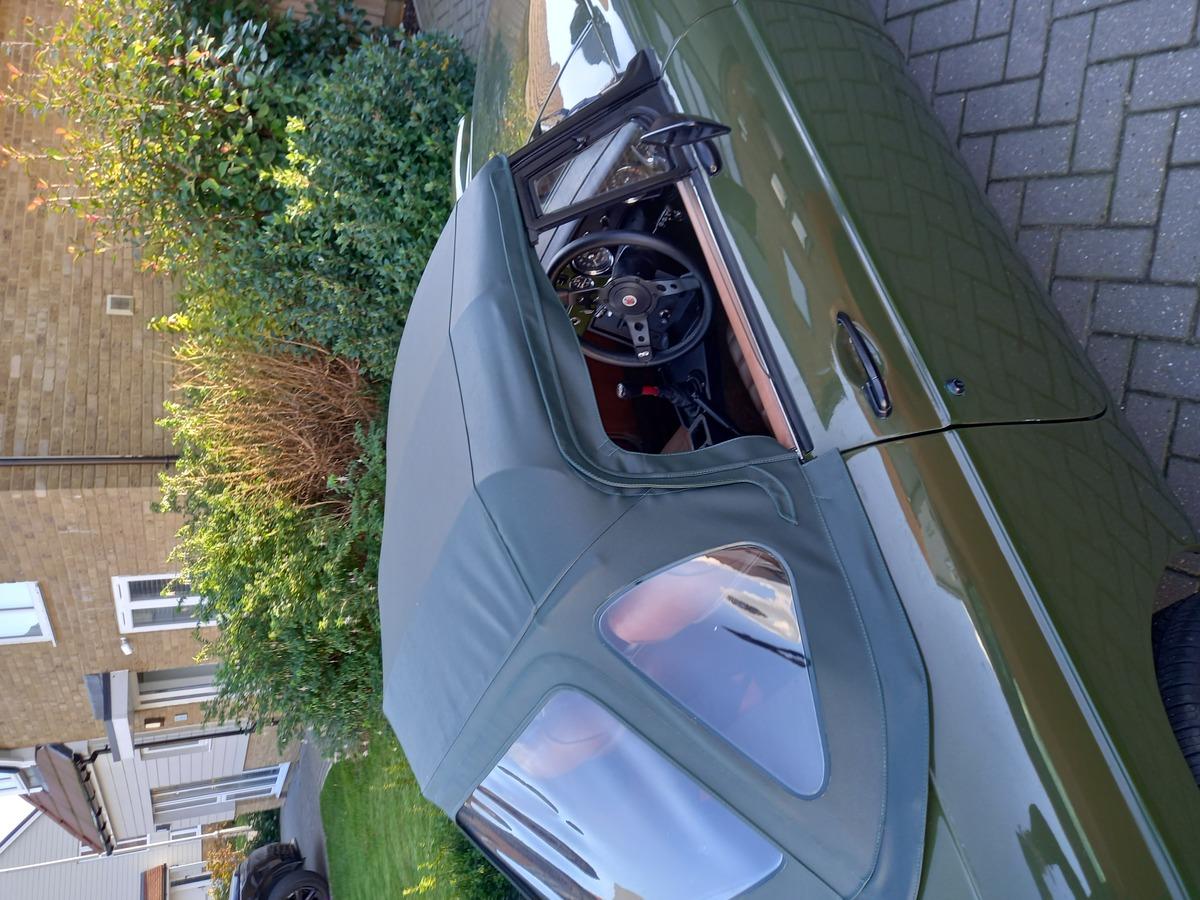 1976 MG B Roadster
