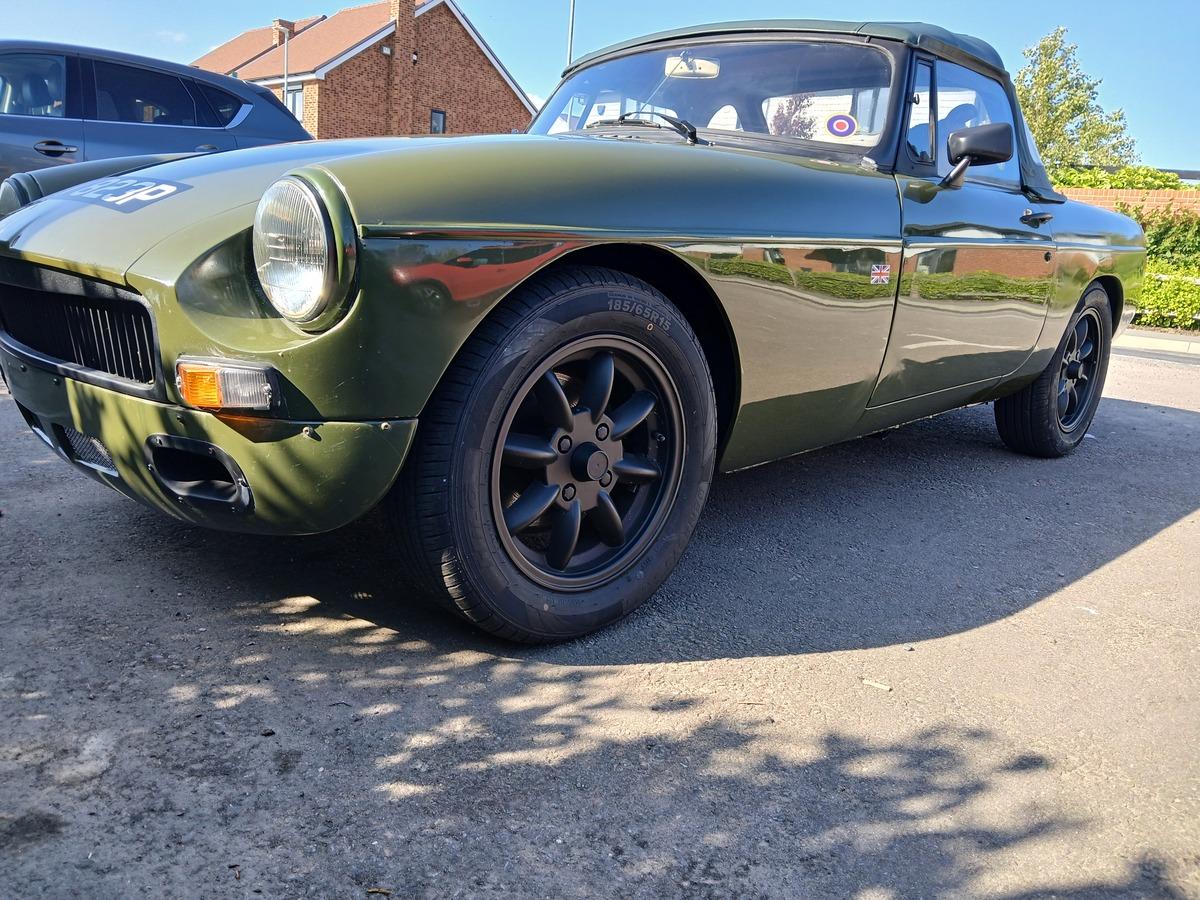 1976 MG B Roadster