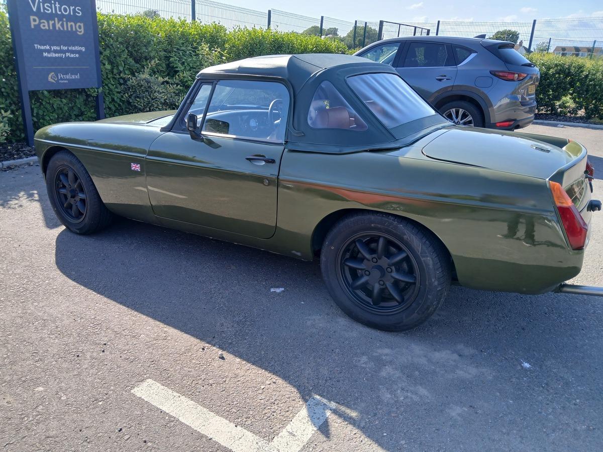 1976 MG B Roadster
