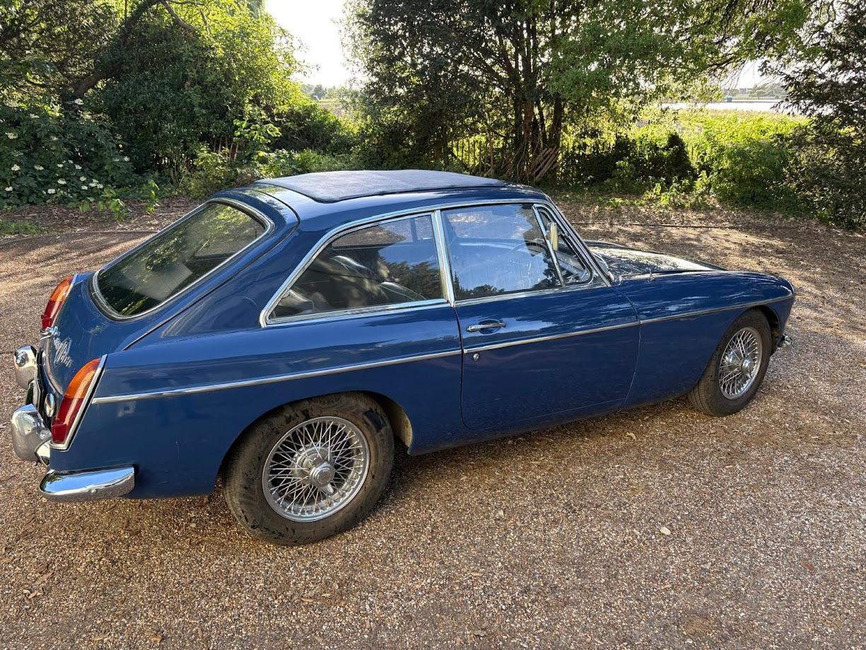 1966 MG B GT