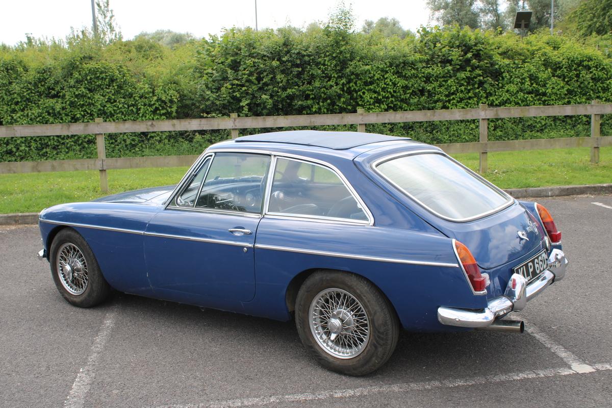 1966 MG B GT
