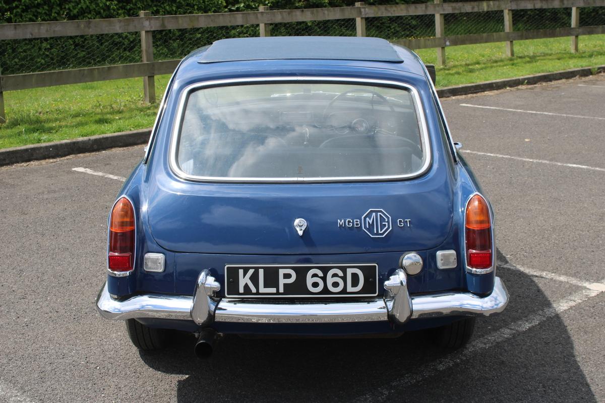 1966 MG B GT
