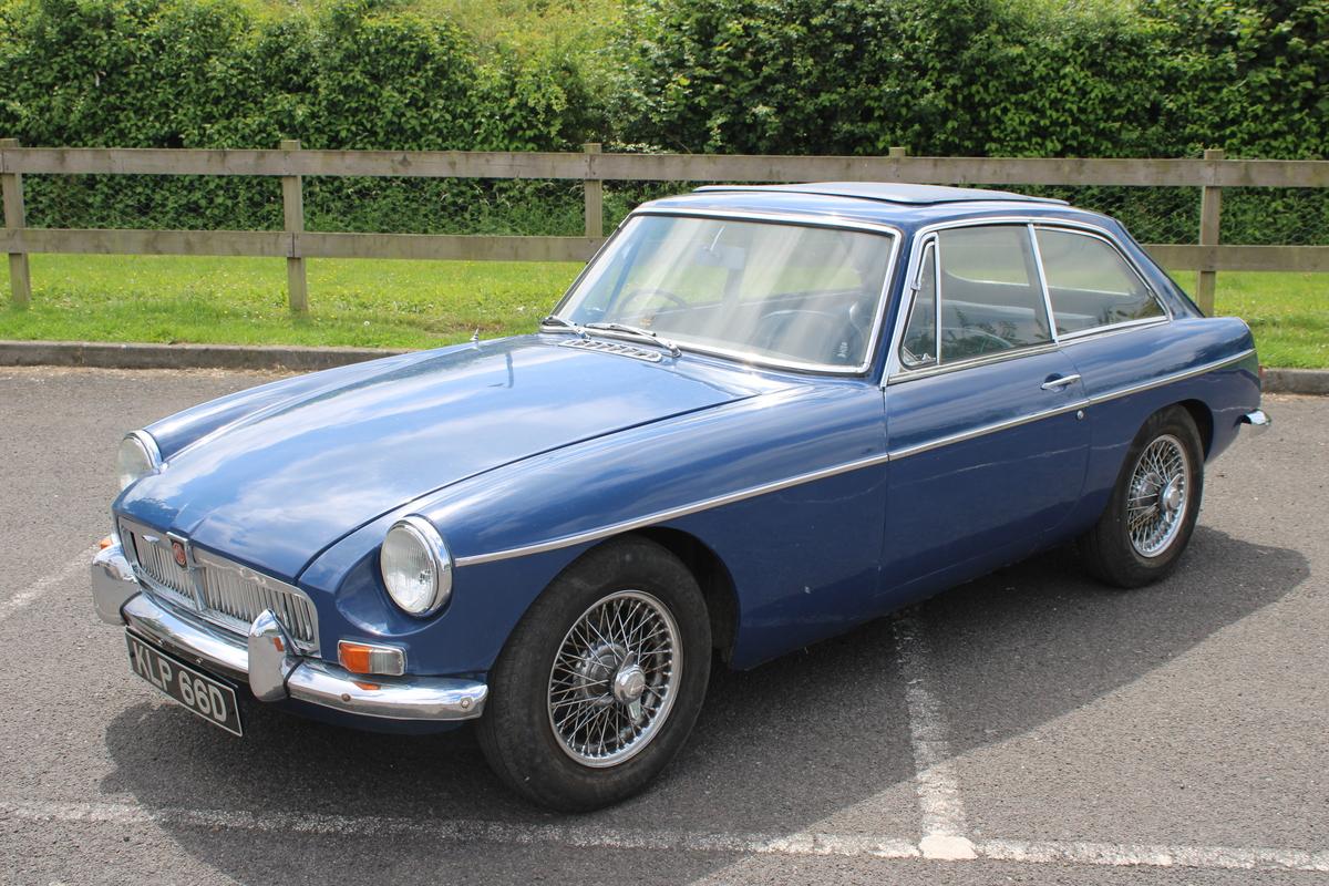 1966 MG B GT