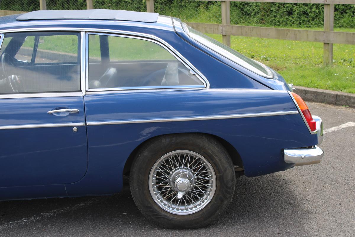 1966 MG B GT