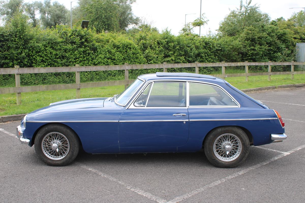 1966 MG B GT