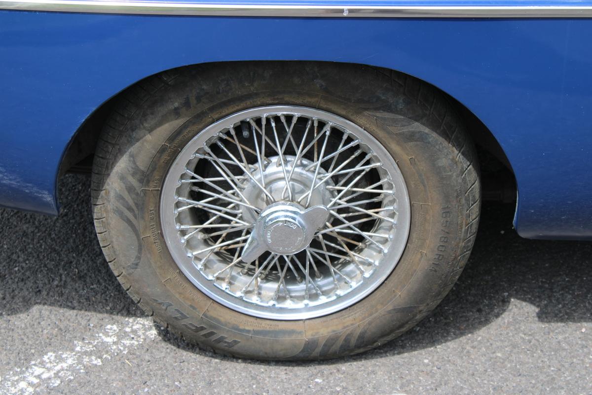 1966 MG B GT