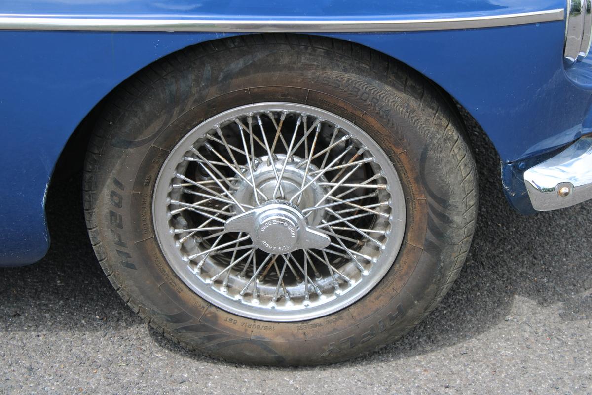 1966 MG B GT