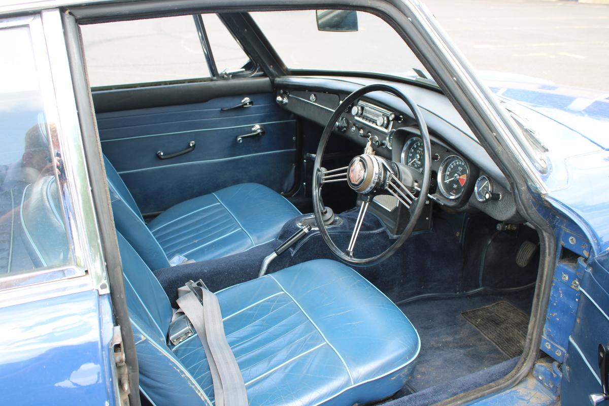 1966 MG B GT