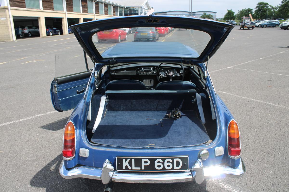 1966 MG B GT