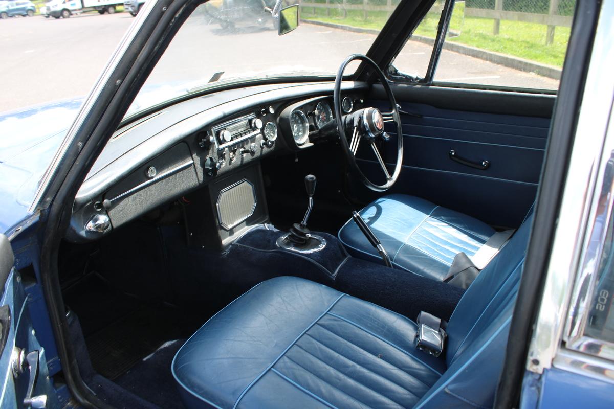 1966 MG B GT