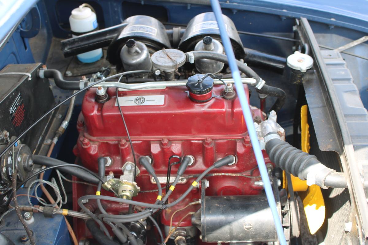 1966 MG B GT