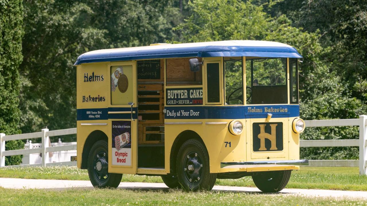 1936 Divco-Twin Coach Helms Delivery Van