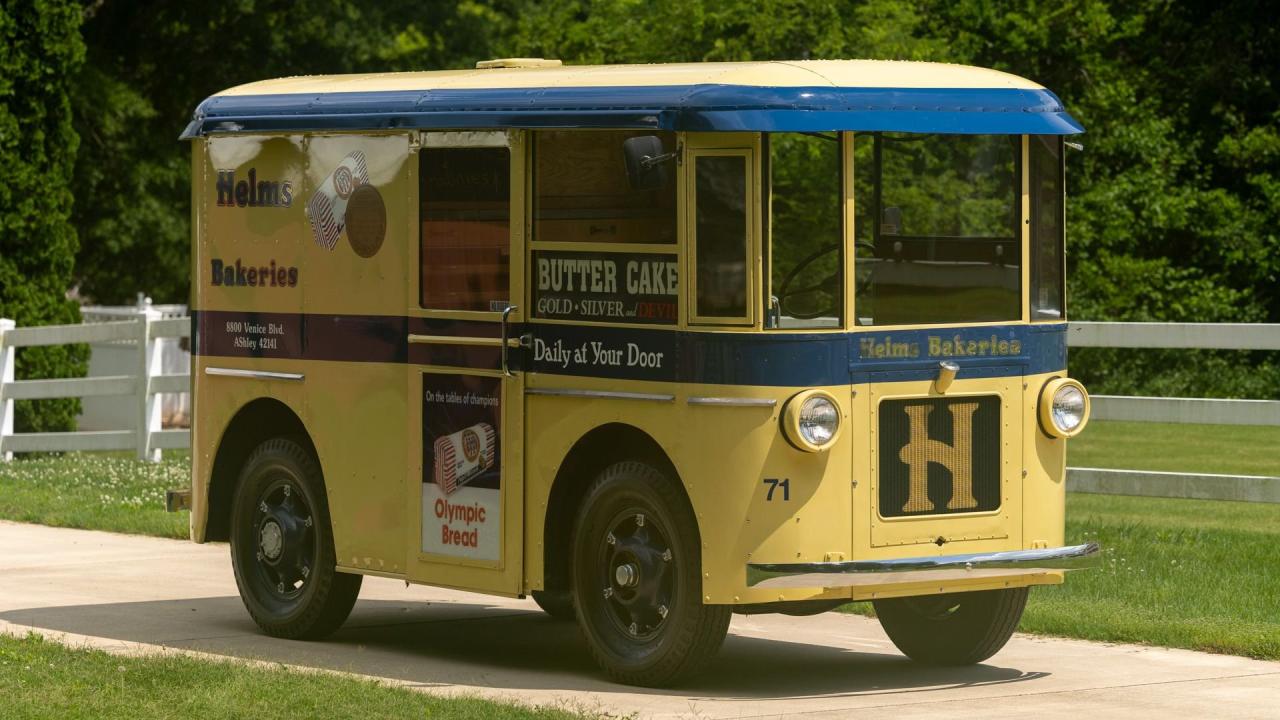 1936 Divco-Twin Coach Helms Delivery Van