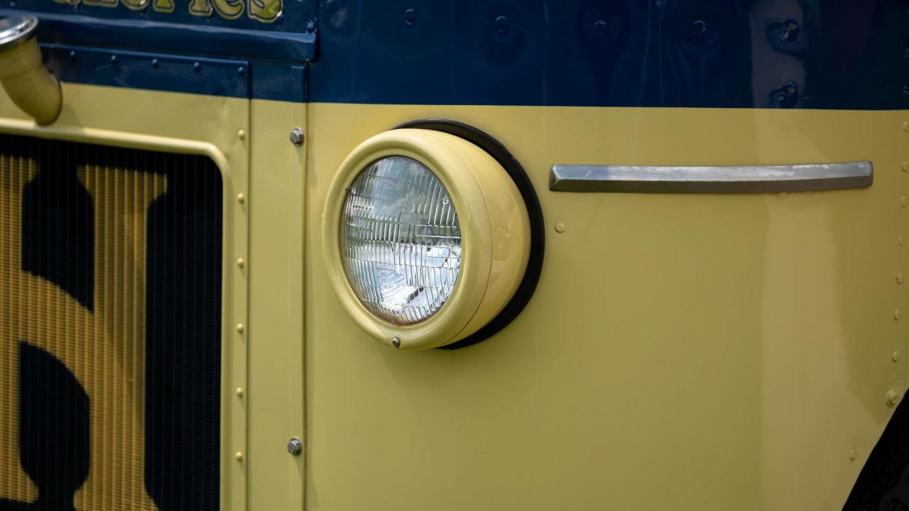 1936 Divco-Twin Coach Helms Delivery Van