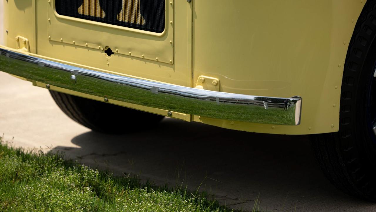 1936 Divco-Twin Coach Helms Delivery Van