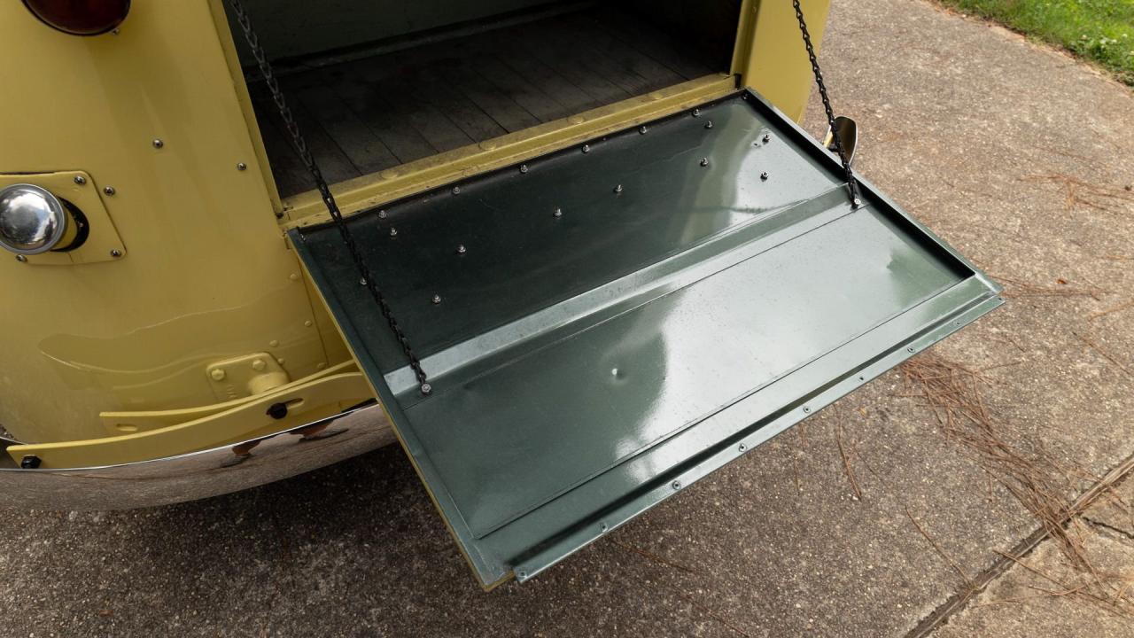 1936 Divco-Twin Coach Helms Delivery Van