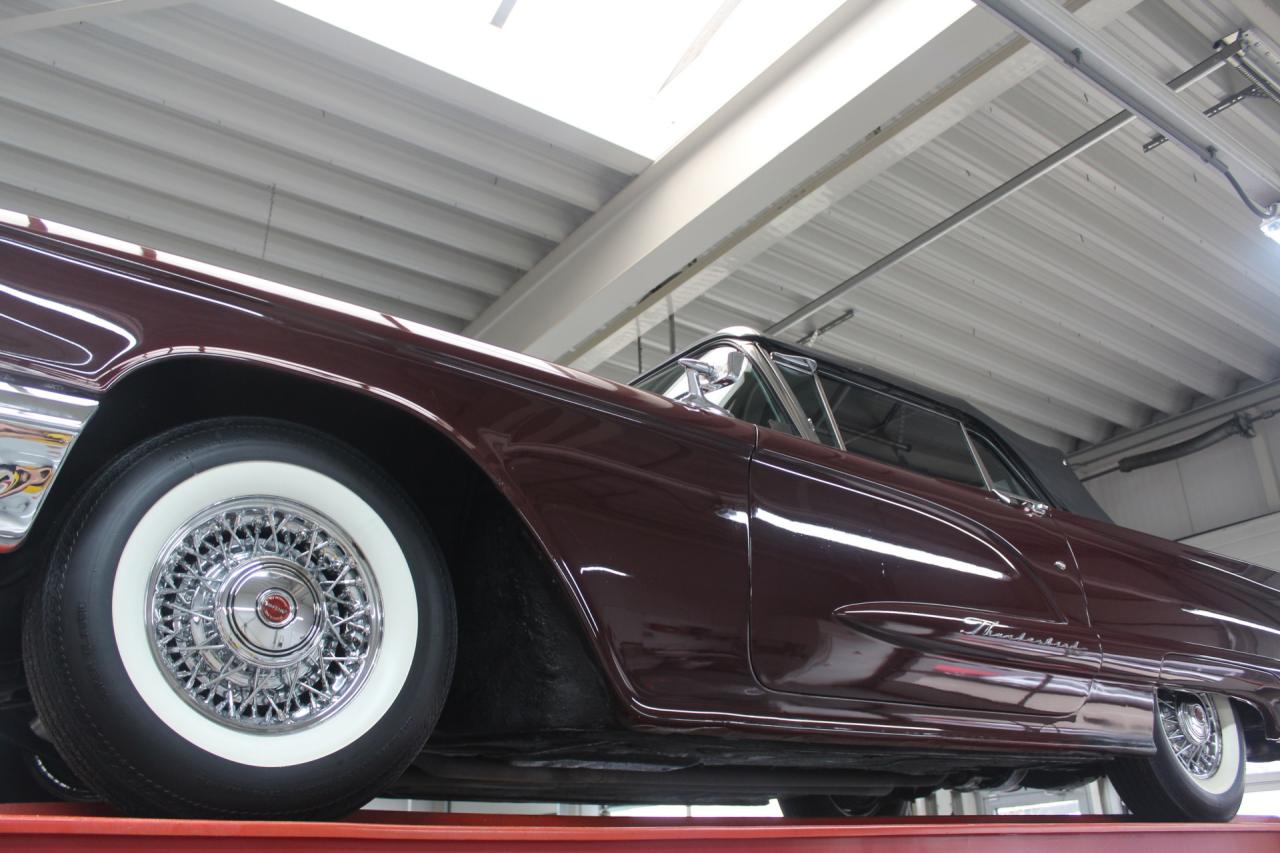 1960 Ford Thunderbird Convertible V8 352 ci