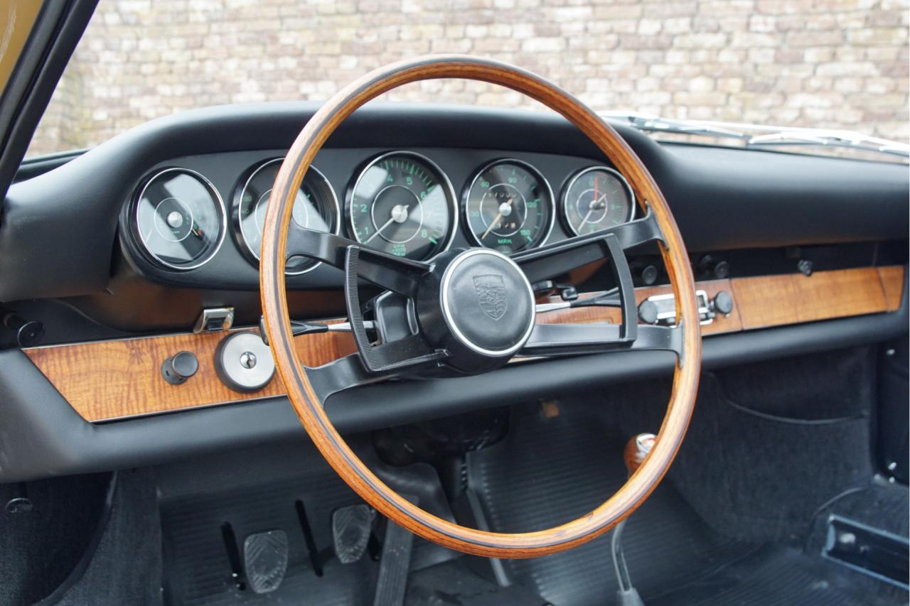 1965 Porsche 911 Urmodell 2.0 SWB &ldquo;Passionate restoration&rdquo;