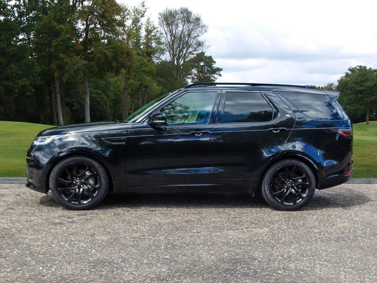 2022 Land Rover 3.0 D300 MHEV R-Dynamic SE Auto 4WD Euro 6 (s/s) 5dr