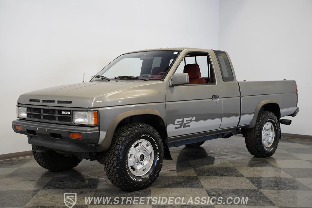 1989 Nissan 4x4 Hardbody Pick Up SE-V6