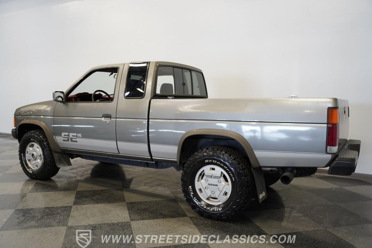 1989 Nissan 4x4 Hardbody Pick Up SE-V6
